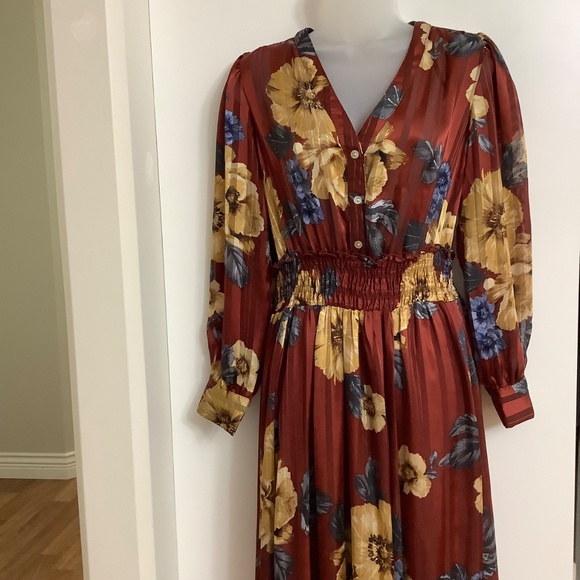 Kate Lily Beautiful Dress fits Medium - Picture 2 of 15